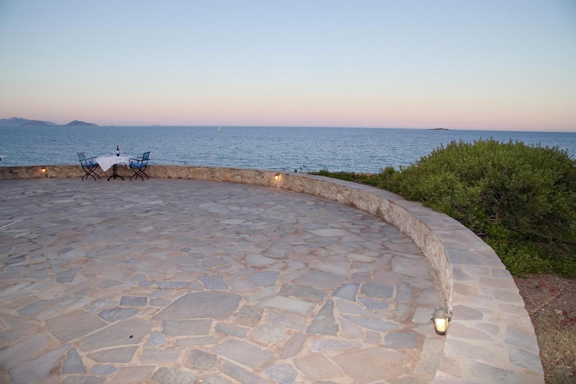 Aroura Homes 4Br Beachfront Villa Σπέτσες Εξωτερικό φωτογραφία
