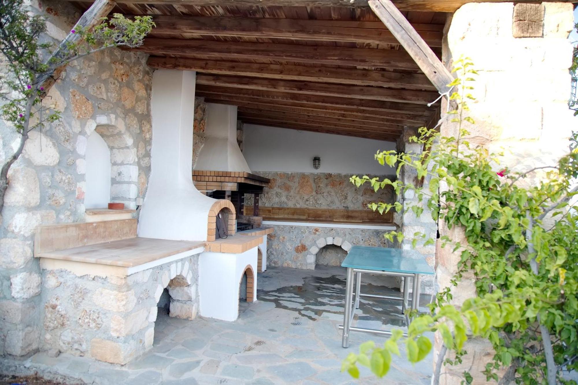 Aroura Homes 4Br Beachfront Villa Σπέτσες Εξωτερικό φωτογραφία