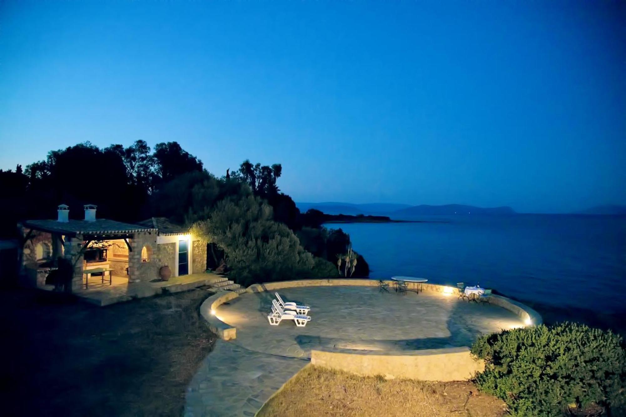 Aroura Homes 4Br Beachfront Villa Σπέτσες Εξωτερικό φωτογραφία