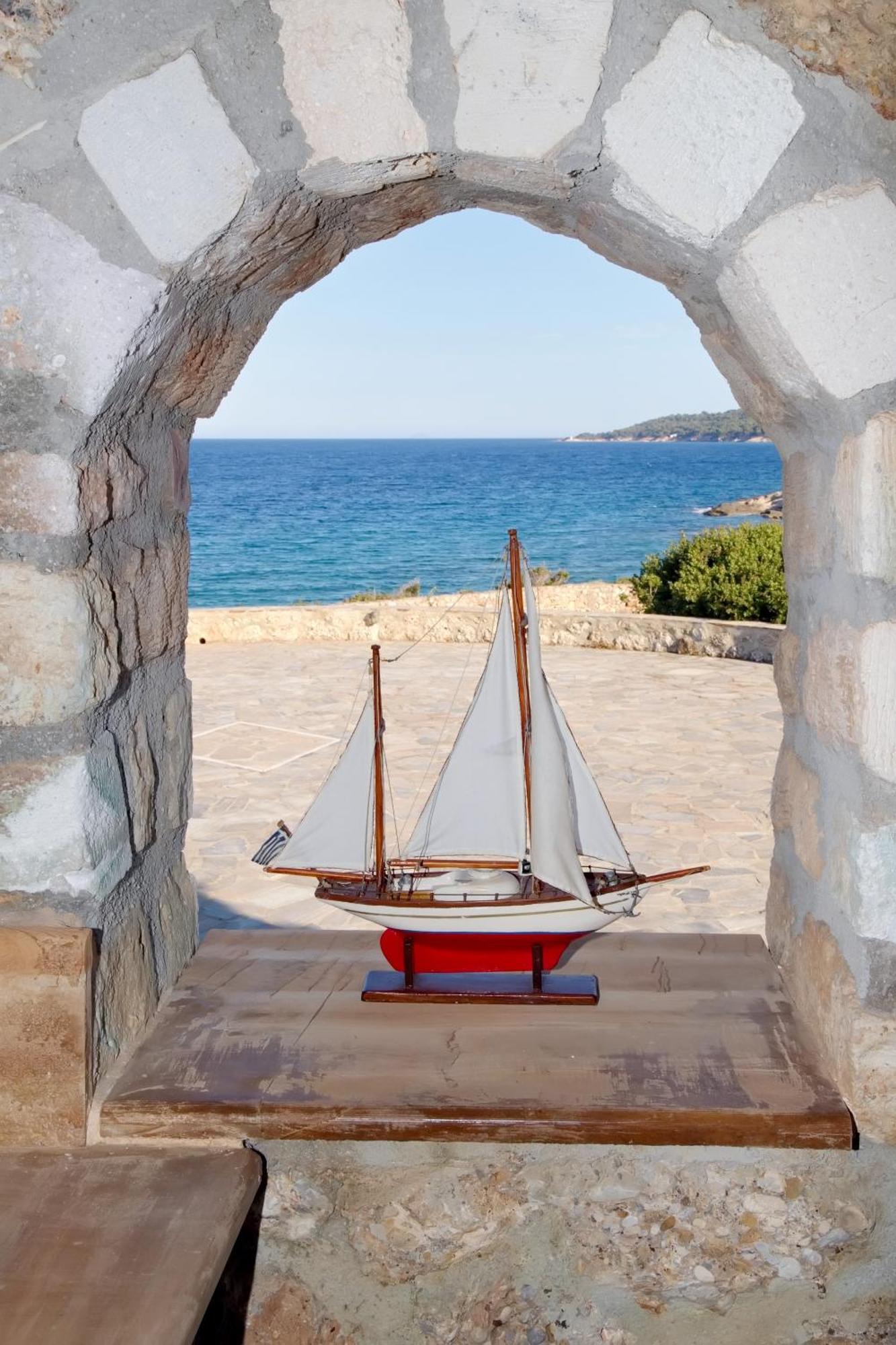 Aroura Homes 4Br Beachfront Villa Σπέτσες Εξωτερικό φωτογραφία