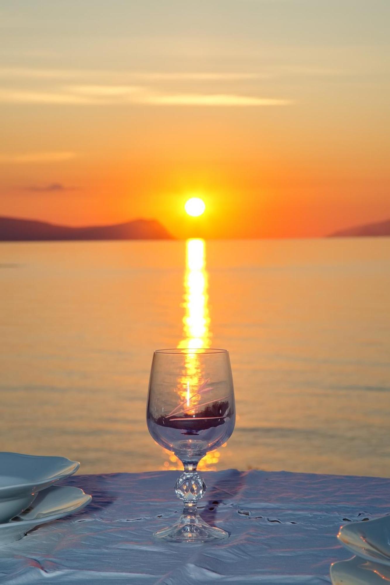 Aroura Homes 4Br Beachfront Villa Σπέτσες Εξωτερικό φωτογραφία