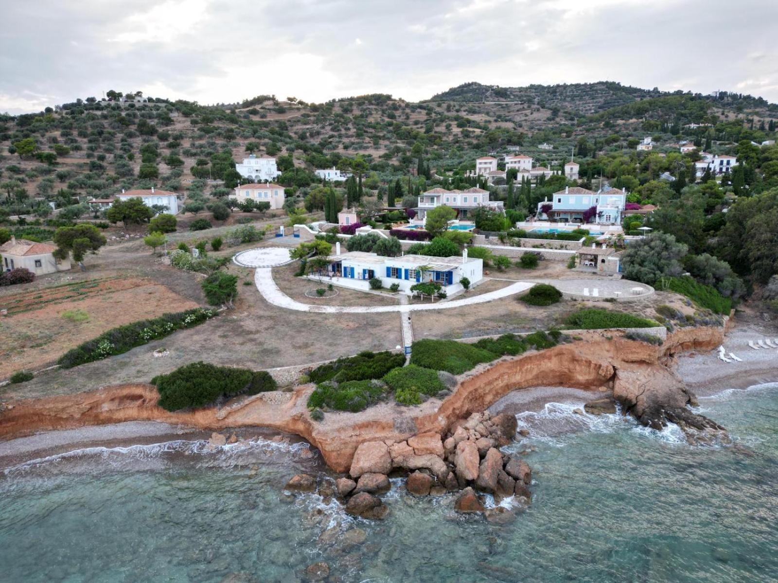 Aroura Homes 4Br Beachfront Villa Σπέτσες Δωμάτιο φωτογραφία